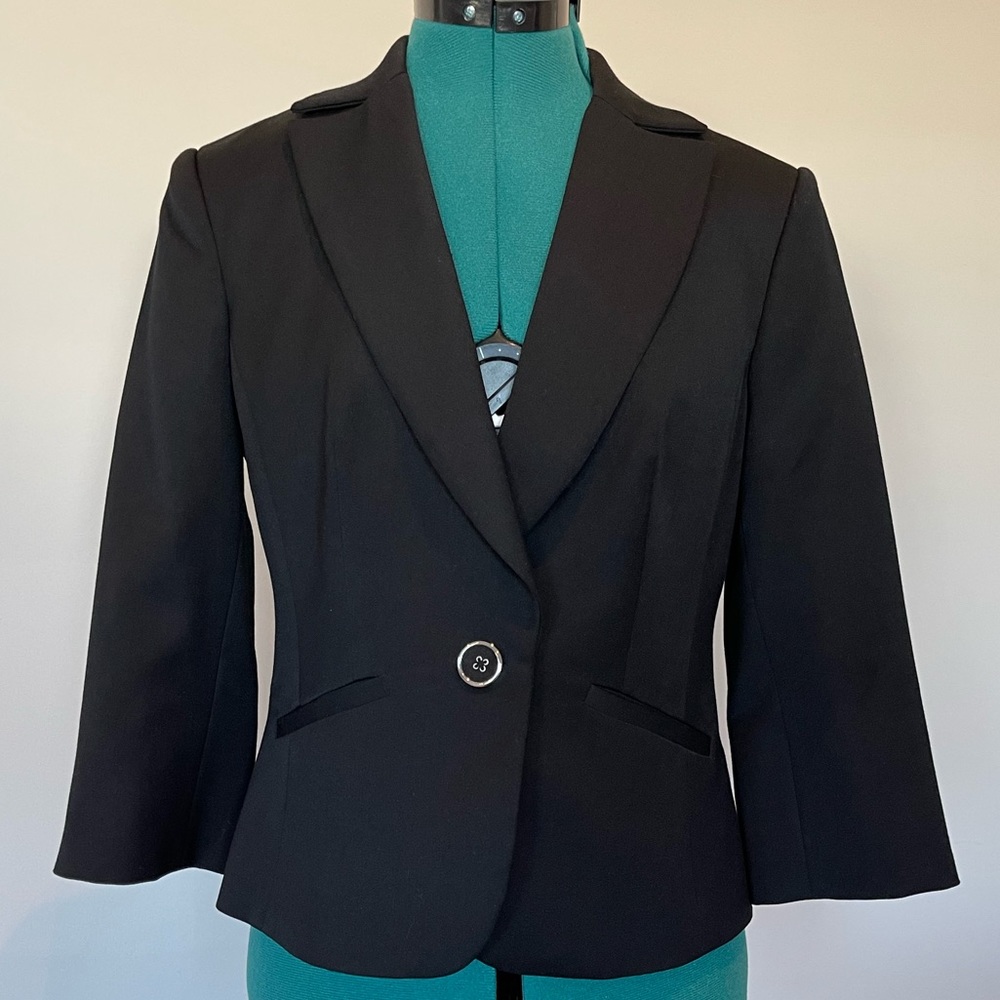 White House Black Market 3/4 length sleeve blazer